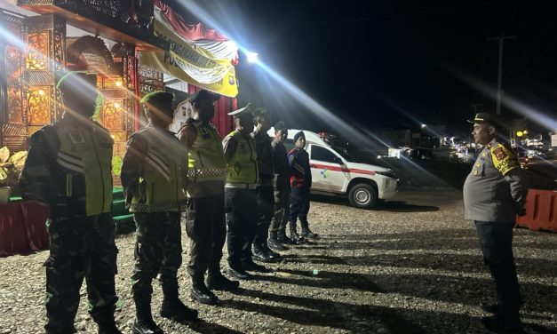 Tetap Siaga Menjelang Lebaran, Babinsa Koramil 420-02/Ma Limun Apel Malam di Pos Pam Lebaran