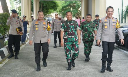 Sinergitas TNI-Polri, Danrem 042/Gapu hadiri Acara Kenal Pamit Wakapolda Jambi dan Buka Puasa bersama