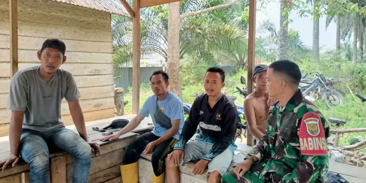 Komsos di Desa Air Batu, Jalin Silaturahmi dengan Warga