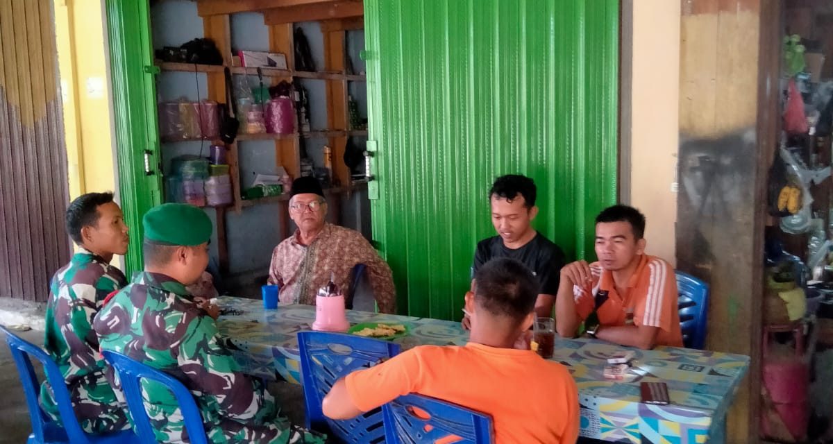 Babinsa Komsos Dengan Warga Desa Binaan Menjadikan Hubungan Yang Baik