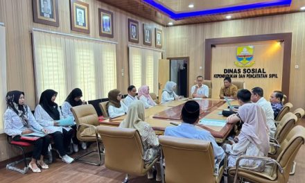 Sekretaris Dinas Sosial Dukcapil Provinsi Jambi Terima kunjungan DPRD Kabupaten Tanjung Jabung Barat Tahun 2025