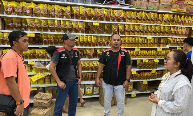 Pemeriksaan mendadak! Minyak Kita di Pasar Kasang lolos atau bermasalah?