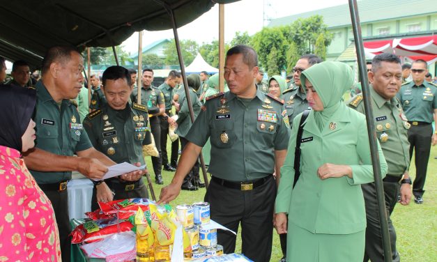 Bantu ringankan kebutuhan warga jelang Lebaran Idul Fitri 1446 Hijriah Korem 042/Gapu gelar Bazar Murah TNI