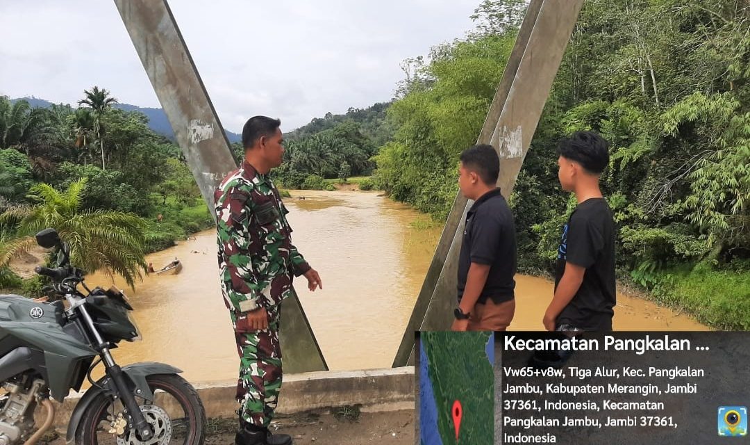 Walau Suasa Dalam Hari Raya Iedul Fitri Babinsa Tetap Pantau Wilayah Binaan Antisipasi Terjadinya Bencal