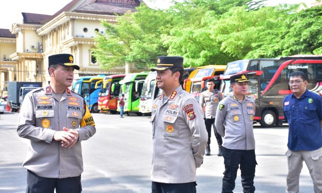 Polda Jambi Gelar Apel Pergeseran Pasukan untuk Pengamanan PSU di Kabupaten Bungo