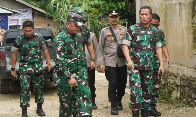 Danrem 042/Gapu Tinjau Langsung Pelaksanaan PSU Di TPS Desa Talang Sungai Bungo