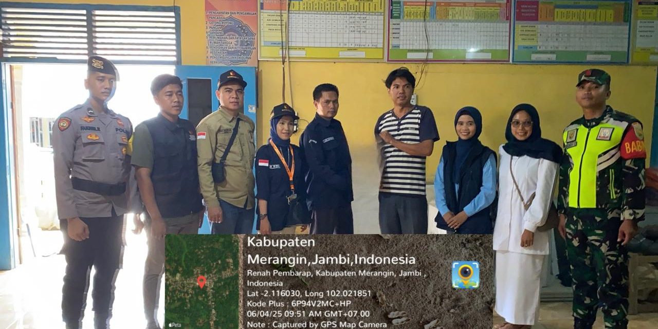 Menjalin Silaturahmi Babinsa dan Babinkamtibmas Komsos Dengan Masyarakat Dan Perangkat Desa