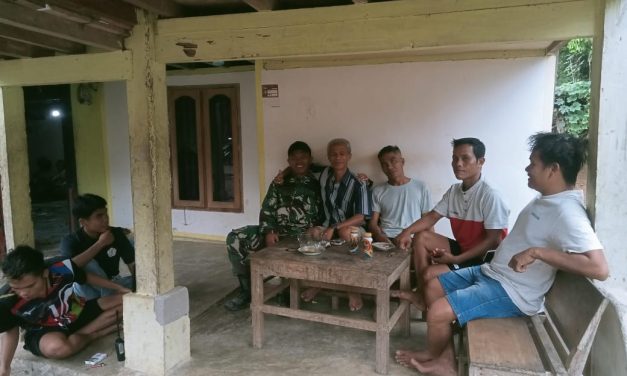 Babinsa Kormil 420-03/Pauh Melaksanakan Komsos Dengan Warga Binaannya