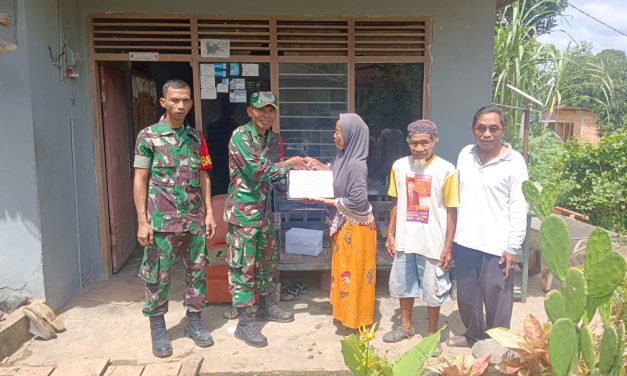 Bantuan Dari Koramil 09/Bangko Untuk Masyarakat Yang Terkena Musibah Longsor