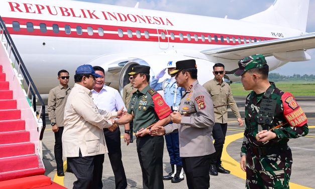 Pangdam II/Sriwijaya Pimpin Pengamanan dan Dampingi Presiden RI Dalam Rangka Peluncuran Gerakan Indonesia Menanam di Sumsel