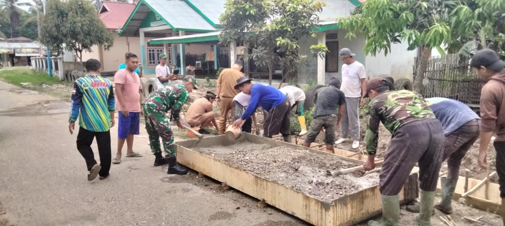 Sertu Kuswanto Perkuat Semangat Gotong Royong di Tabir Lintas