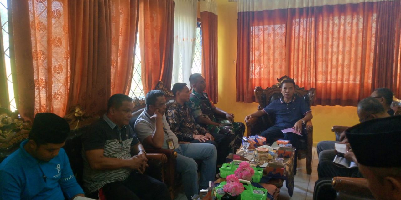 Babinsa dan Aparat Kecamatan Bahas Kamtibmas dan Pelayanan Masyarakat