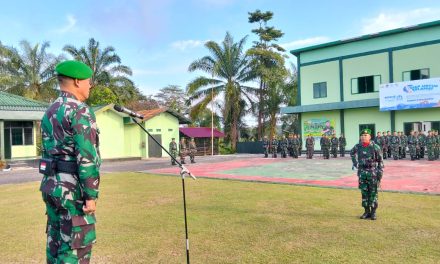 Upacara Mingguan Berlangsung Khidmat, Irup Tekankan Kedisiplinan Prajurit