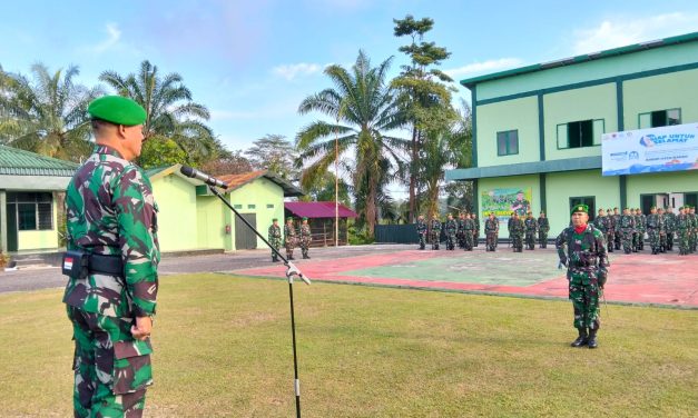 Upacara Mingguan Berlangsung Khidmat, Irup Tekankan Kedisiplinan Prajurit