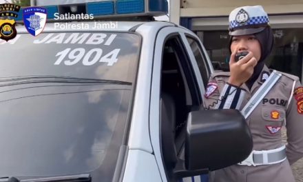 Wujudkan Kamseltibcarlantas, Satlantas Polresta Jambi Gencarkan Imbauan Tertib Berlalu Lintas.