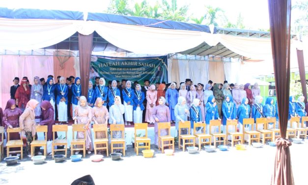 Perlepasan Siswa siswi Kelas IX DAN Kelas XII Madrasah Tsanawiyah Dan Madrasah Aliyah Al Ihsaniyah Tahun ajaran 2024-2025