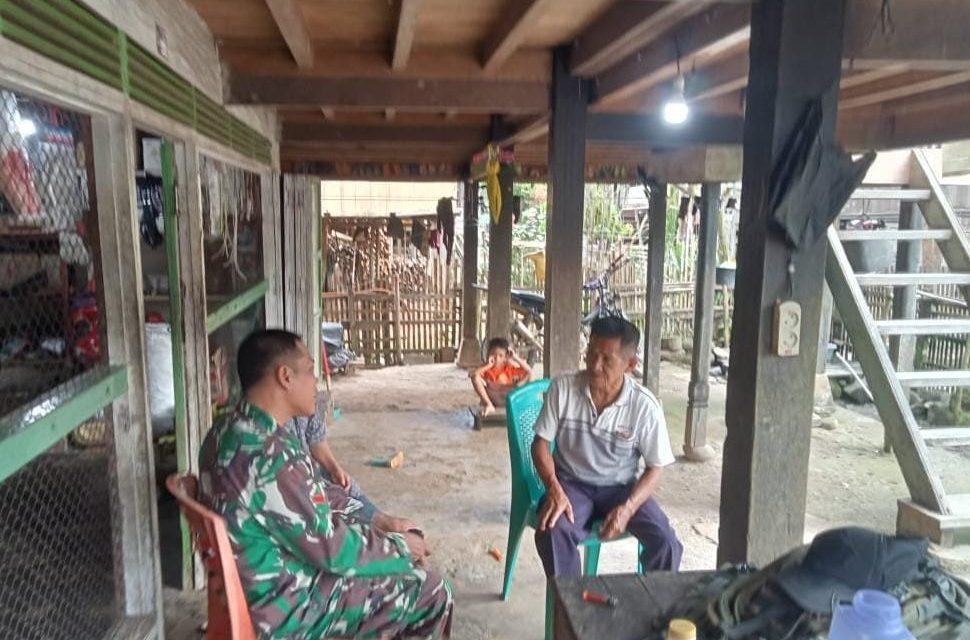 TNI dan Masyarakat Semakin Akrab, Komsos Jadi Jembatan Sinergi di Desa Sungai Keradak