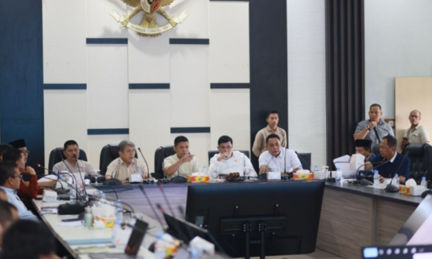 DPRD Jambi Terima Aspirasi Tenaga Honorer, Janji Kawal Perjuangan Hingga ke Pusat