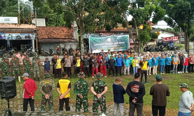 Jumat Bersih, Wujud Nyata Kepedulian Lingkungan di Sarolangun