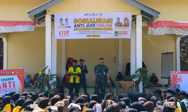 Pabung 0420/Sarko Mayor CKM Dedy Afrizal, S.H., M.H. Ajak Siswa SMA Negeri 2 Sarolangun Perangi Bahaya Judi Online