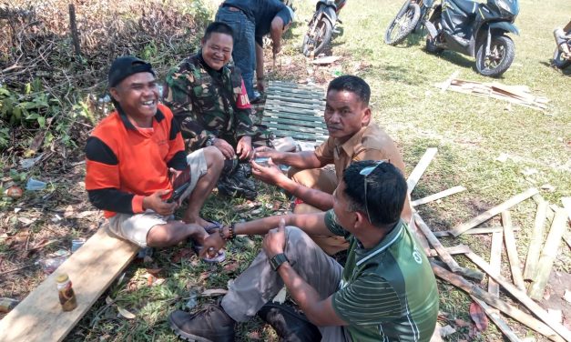 Tampak Jelas Kebahagiaan Warga Bersama Babinsa