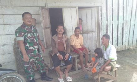 TNI Makin Dekat Dengan Rakyat, Babinsa Sambangi Warga Desa Simpang Nibung