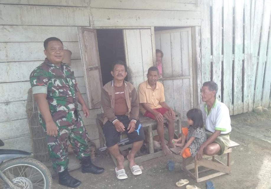 TNI Makin Dekat Dengan Rakyat, Babinsa Sambangi Warga Desa Simpang Nibung