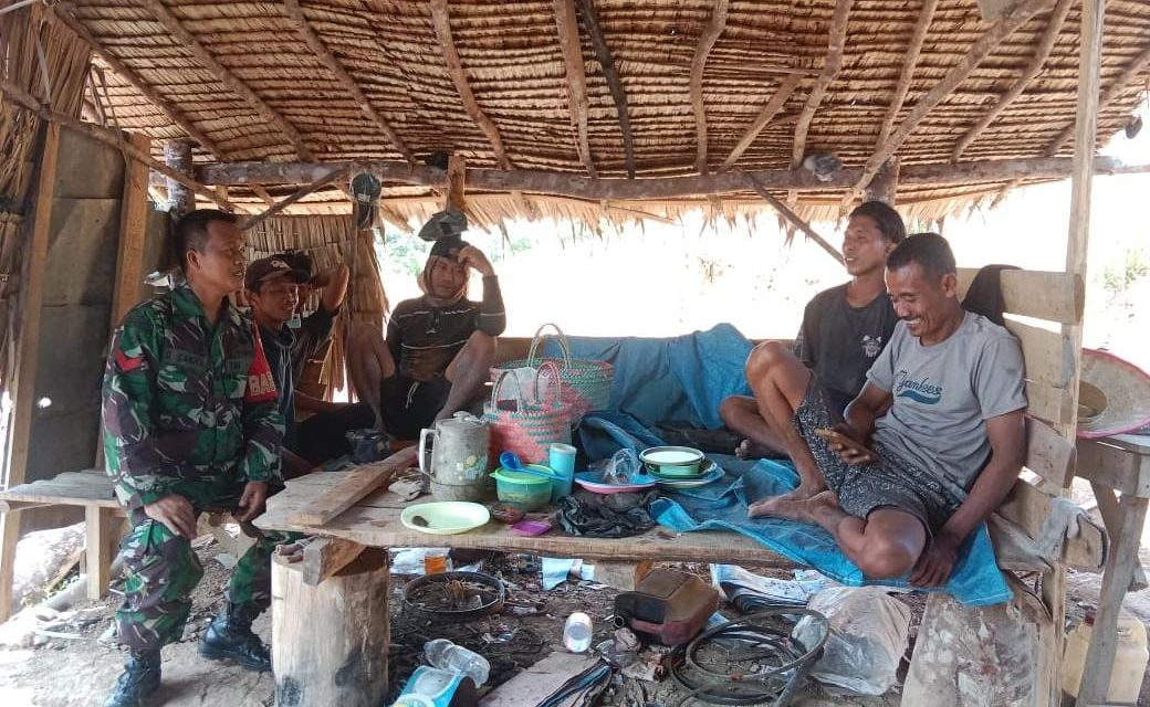 Pererat Hubungan TNI dan Rakyat, Babinsa Komsos di Desa Jernang Baru