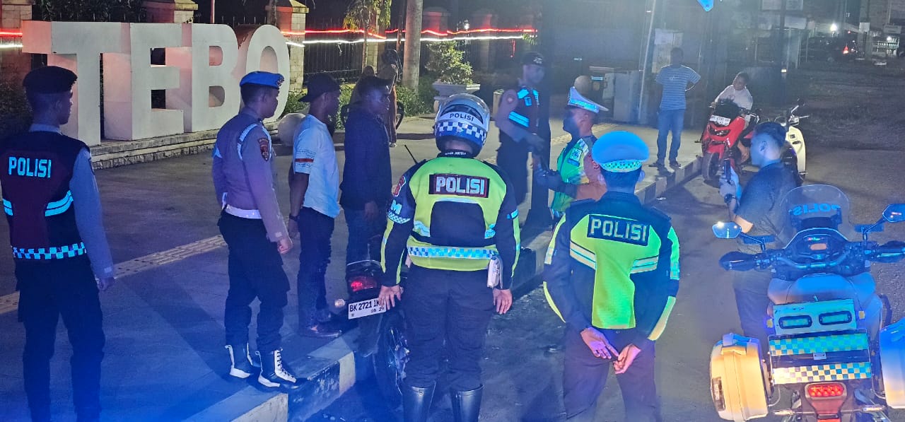 Polres Tebo Gelar Patroli Skala Besar Amankan Malam Takbiran Idul Adha 1446 H