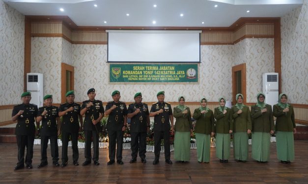 Serah Terima Jabatan DANYON 142/KJ Dipimpin Oleh DANREM 042/GAPU