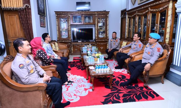 Kapolda Jambi Beserta Para PJU Polda Jambi Melaksanakan Kegiatan Anjangsana ke Kediaman Para Purnawirawan dan Keluarga Besar Polda Jambi