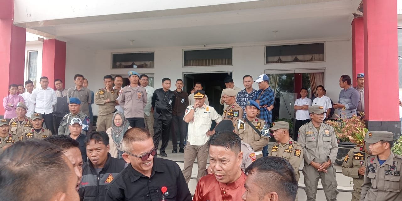 Aksi Unjuk Rasa kembali Digelar oleh Para Aktivis dari Kabupaten Kerinci dan Kota Sungai Penuh.