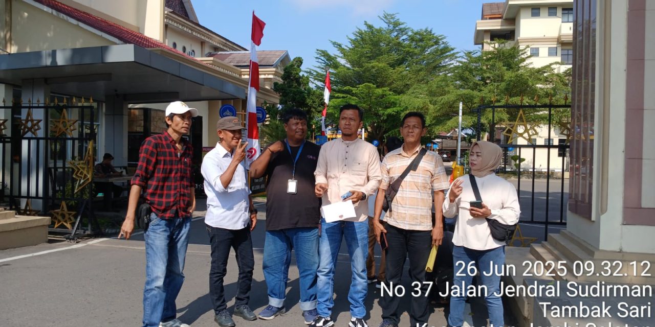 JARI Gelar Aksi di Polda Jambi Desak Penuntasan Kasus Pengeroyokan di Bungo