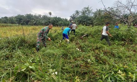 Gotong Royong untuk Kebersihan Desa Tambang Tinggi