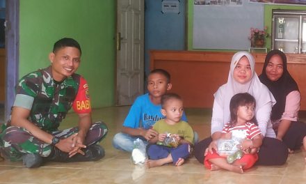 Babinsa Komsos dengan Masyarakat, Jaga Silaturahmi dan Kekompakan