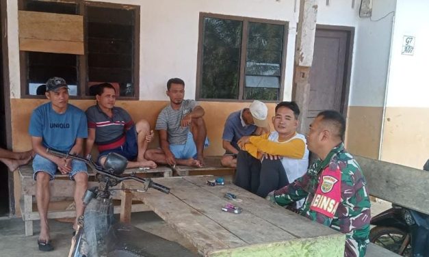 Lewat Komsos, Babinsa Bangun Kemanunggalan dengan Masyarakat Desa