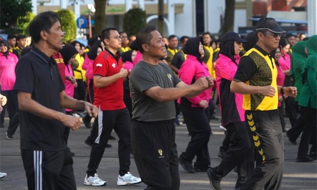 Perkuat Sinergi, TNI–Polri Gelar Olahraga Bersama di Mapolda Jambi