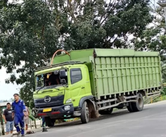Dua Truk Fuso Terlibat Kecelakaan di Bagan Pete, Satu Diduga Sopir Mengantuk