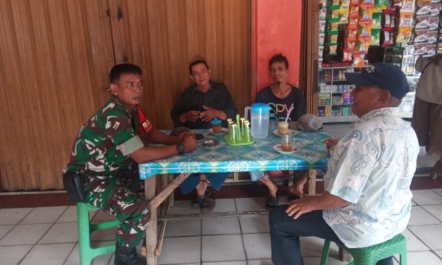 Babinsa Jalin Komsos Dengan Tokoh Masyarakat Wujudkan Sinergi di Wilayah Binaan