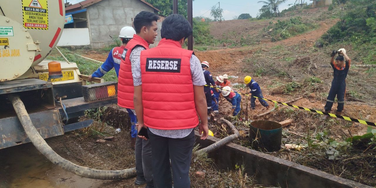 Pipa Pertamina Bocor di Mestong, Diduga Akibat Land Clearing Pakai Alat Berat