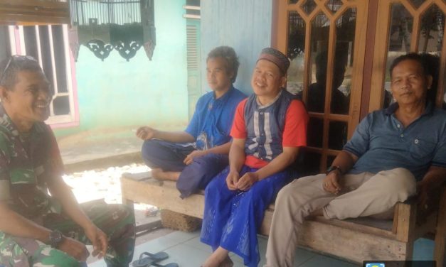 Babinsa Sei Manau Perkuat Komsos dan Imbau Warga Waspadai Cuaca Ekstrem