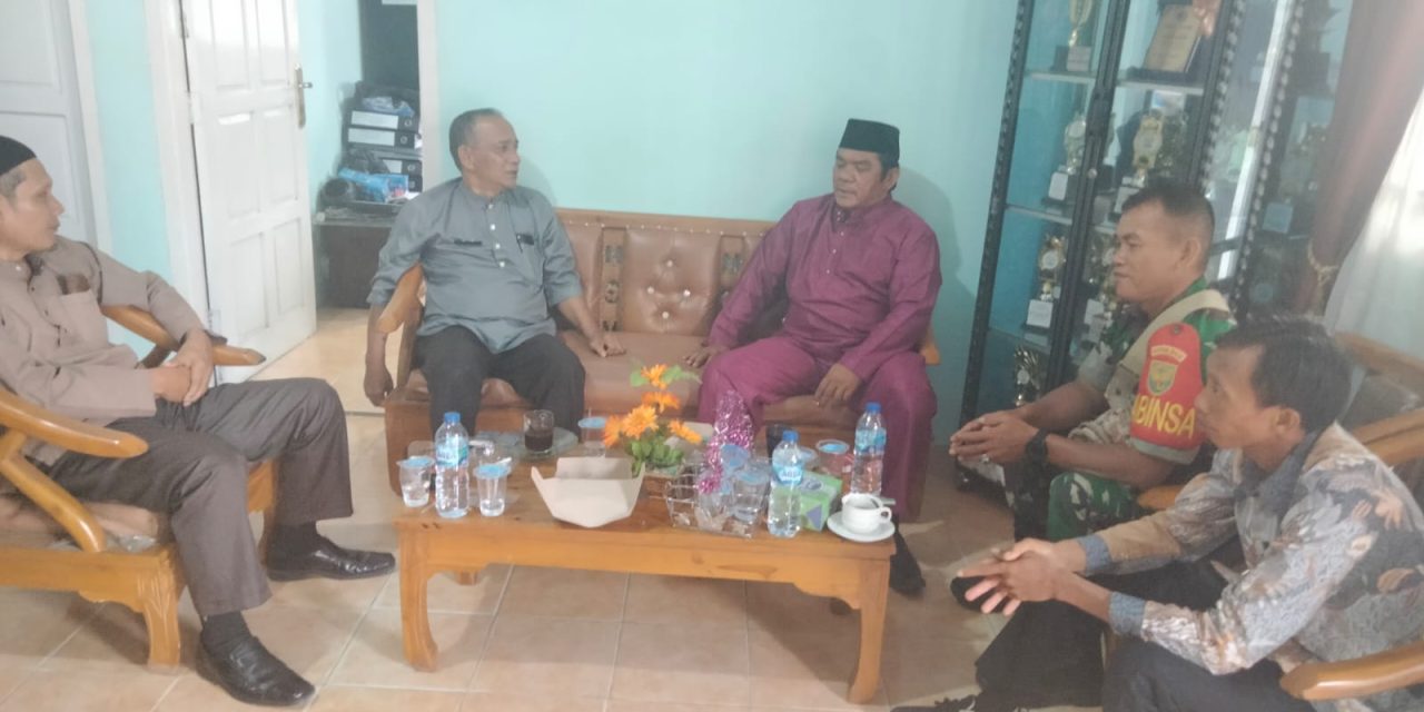 Sinergi Tanpa Sekat: Babinsa dan Kades Bahu Membahu Bangun Desa