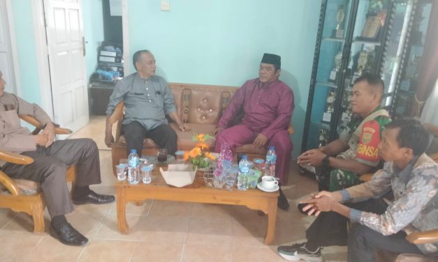 Sinergi Tanpa Sekat: Babinsa dan Kades Bahu Membahu Bangun Desa