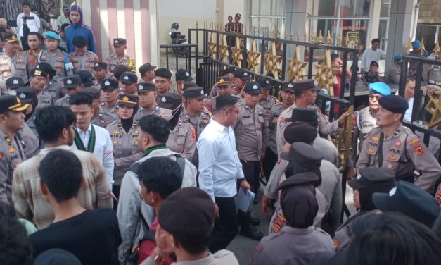 Skandal Tanah di Ujung Kekuasaan: Warga Puding Menyerbu Polda Jambi