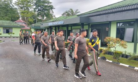 Kebersamaan yang Menghangatkan Pagi Mendung: Dandim 0420/Sarko dan Anggota Gelar Olahraga Bersama