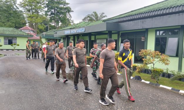 Kebersamaan yang Menghangatkan Pagi Mendung: Dandim 0420/Sarko dan Anggota Gelar Olahraga Bersama