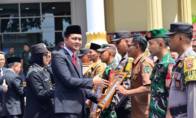 Bukan Hanya Menjaga Hukum, Polres Tebo Menanam Keteladanan