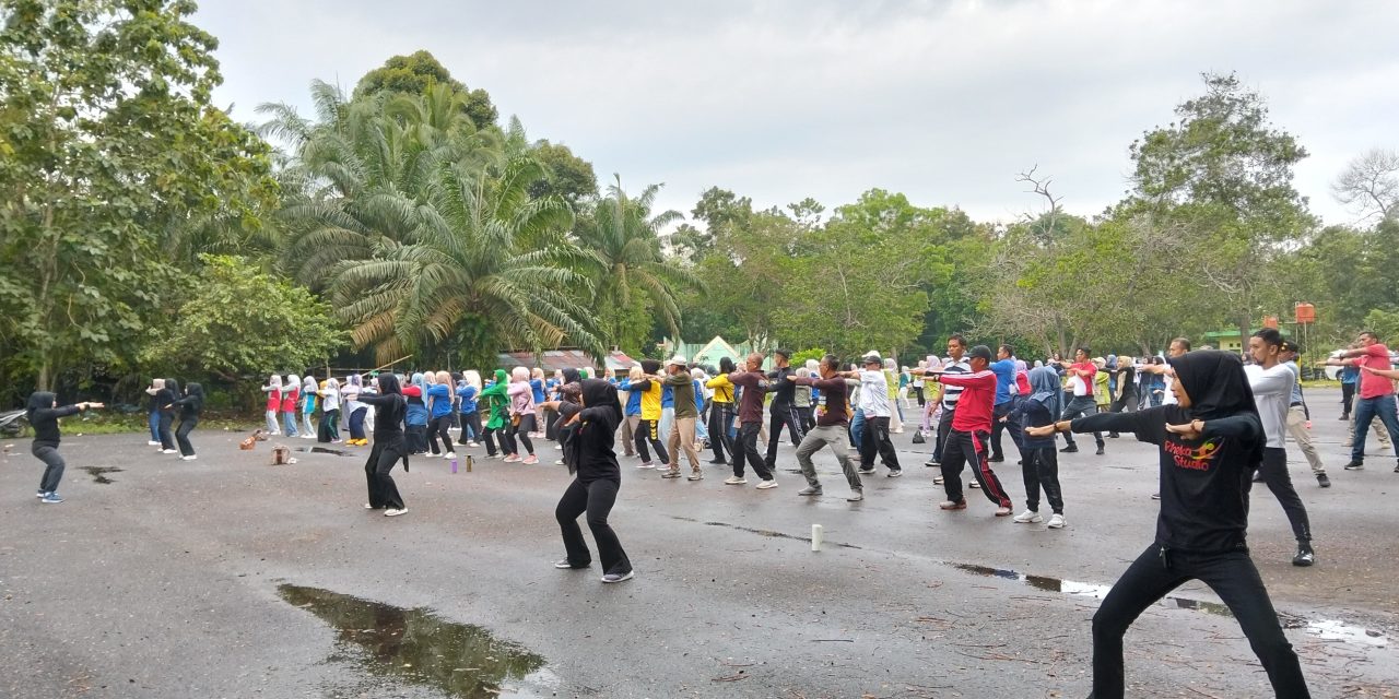 Dandim 0420/Sarko Dukung Gaya Hidup Sehat, Hadiri Senam Merangin Sehat di Arboretum Rio Alif