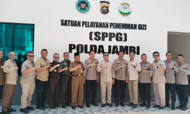 Danrem 042/Gapu dampingi KSP Tinjau SPPG dan Urban Farming Kodim 0415/Jambi