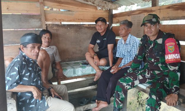 Aktif Jalin Komsos dengan Warga Pematang Kandis, Perkuat Sinergi TNI-Rakyat